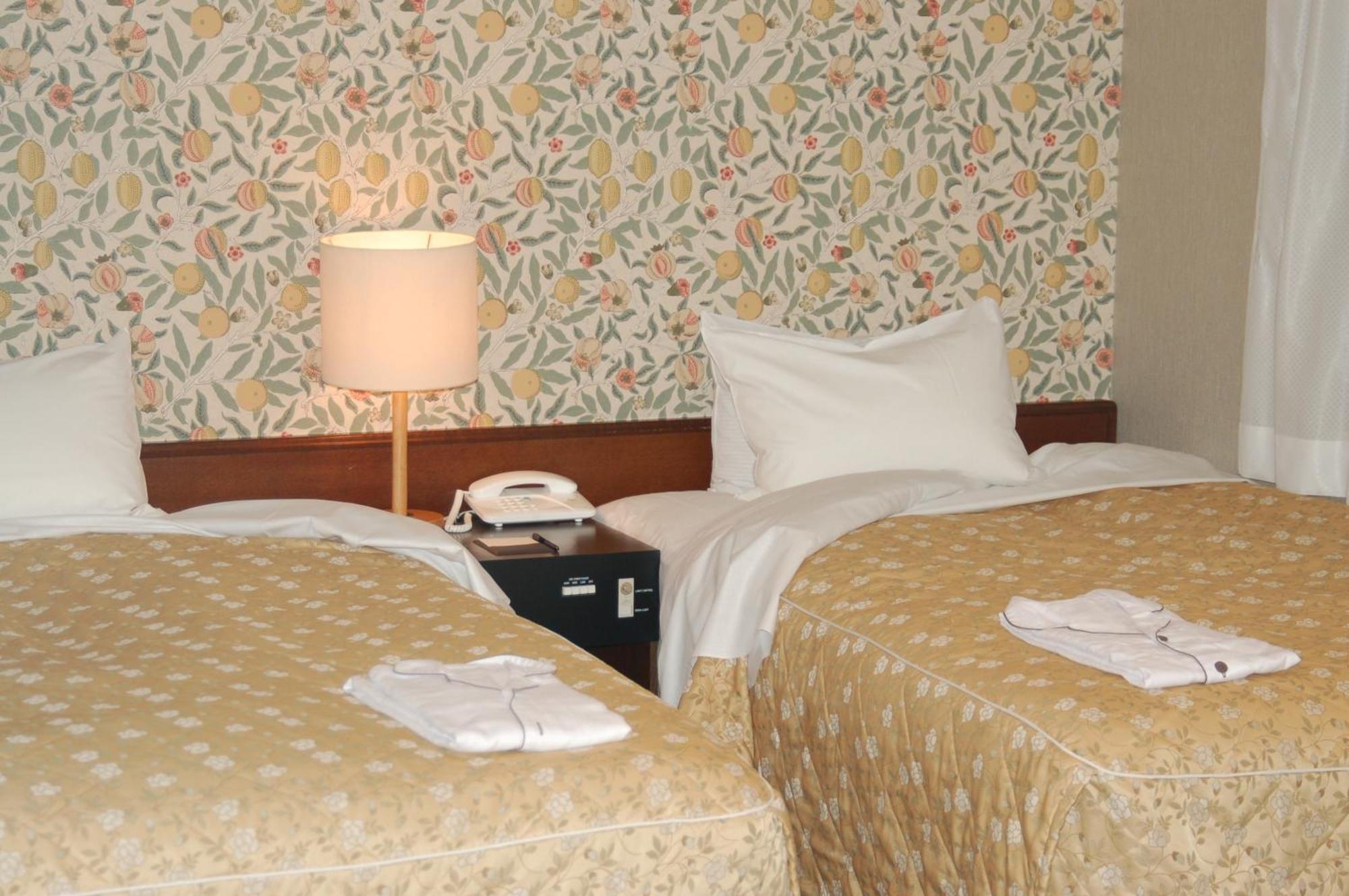 Shinhidaka Shizunai Eclipse Hotel חדר תמונה