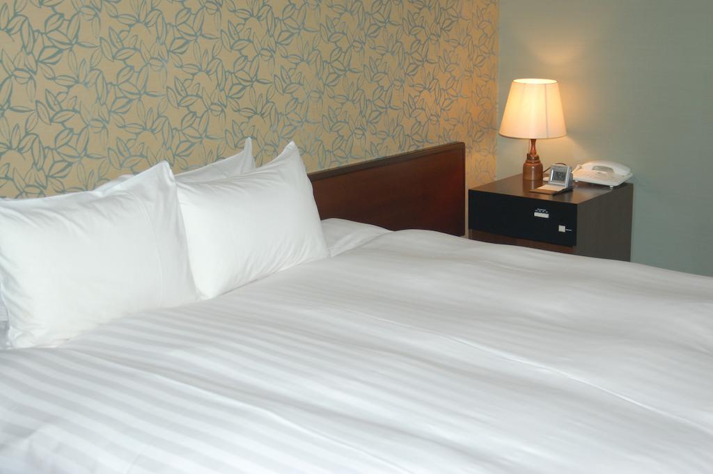 Shinhidaka Shizunai Eclipse Hotel מראה חיצוני תמונה